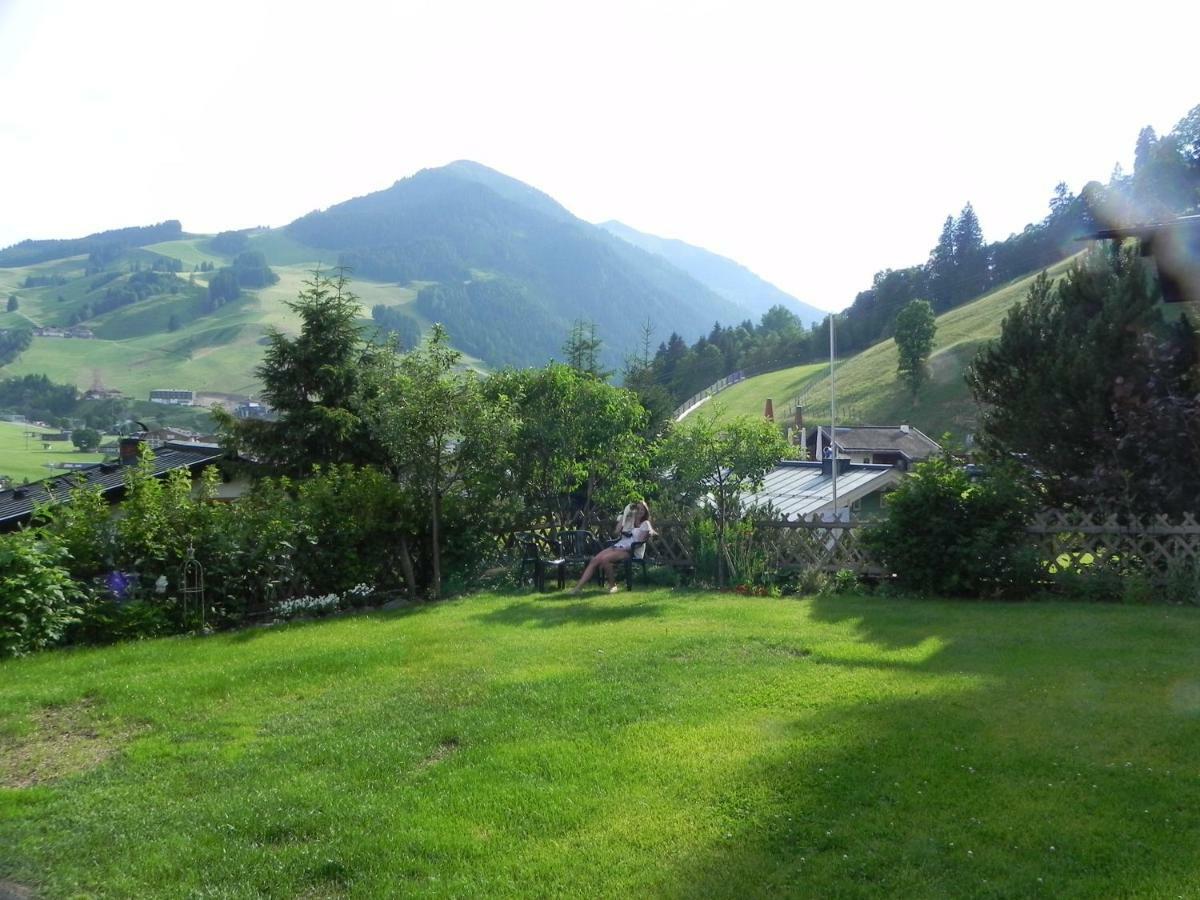 Apartamento Haus Sonnenschein Saalbach-Hinterglemm Exterior foto