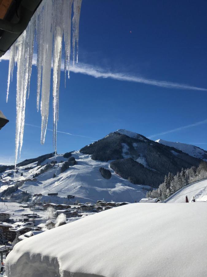 Apartamento Haus Sonnenschein Saalbach-Hinterglemm Exterior foto
